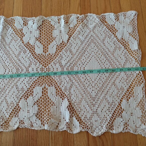 Vintage Filet Crochet Table Runner 40.5" by 17" Diamonds Flowers White Cotton - Picture 3 of 14